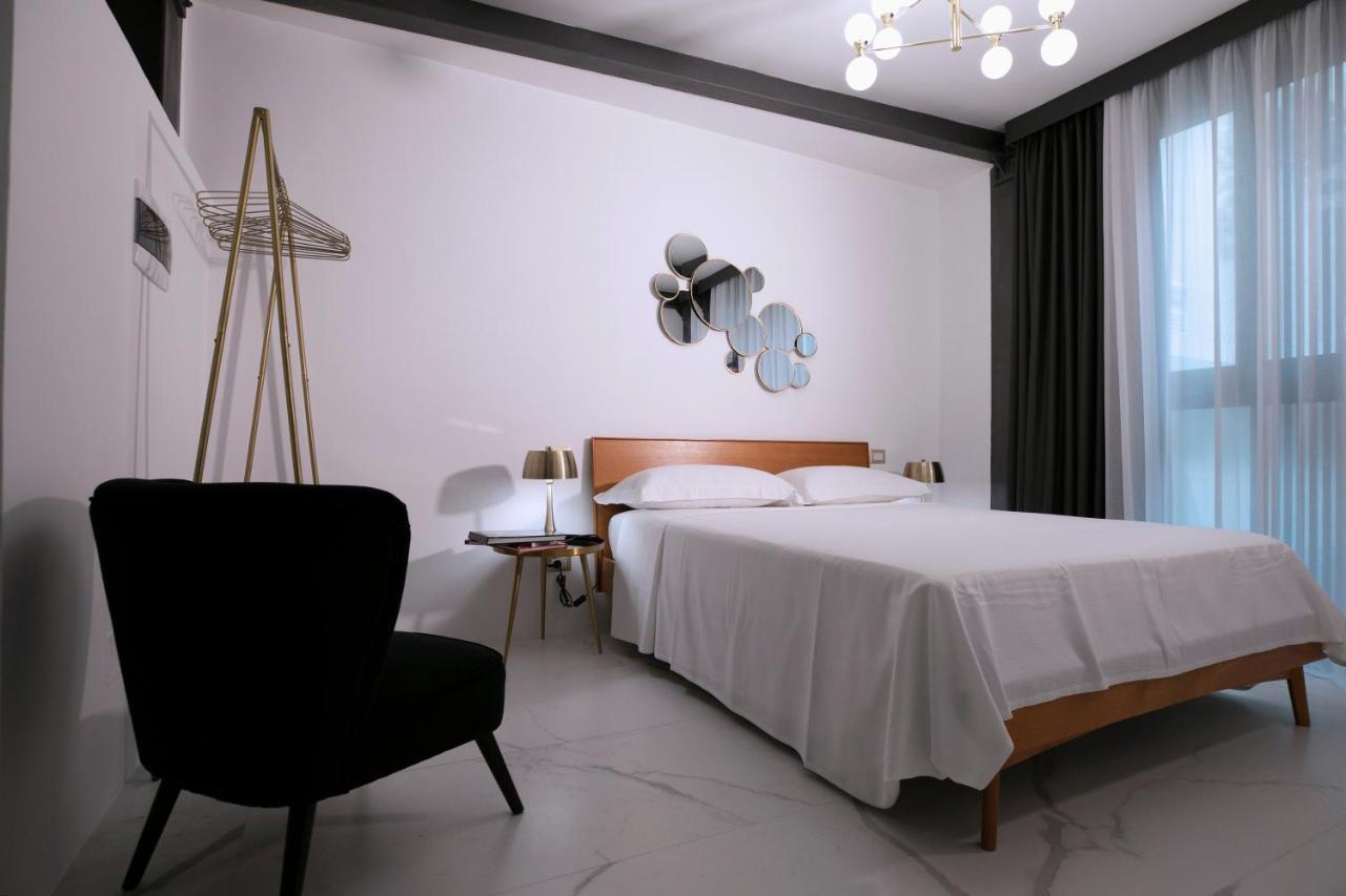 Azzoli Trapani - Apartments&Skypool - Adults Only ภายนอก รูปภาพ