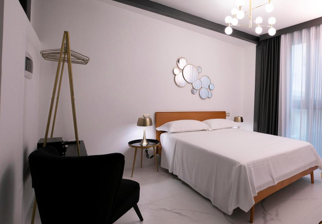 Azzoli Trapani - Apartments&Skypool - Adults Only ภายนอก รูปภาพ