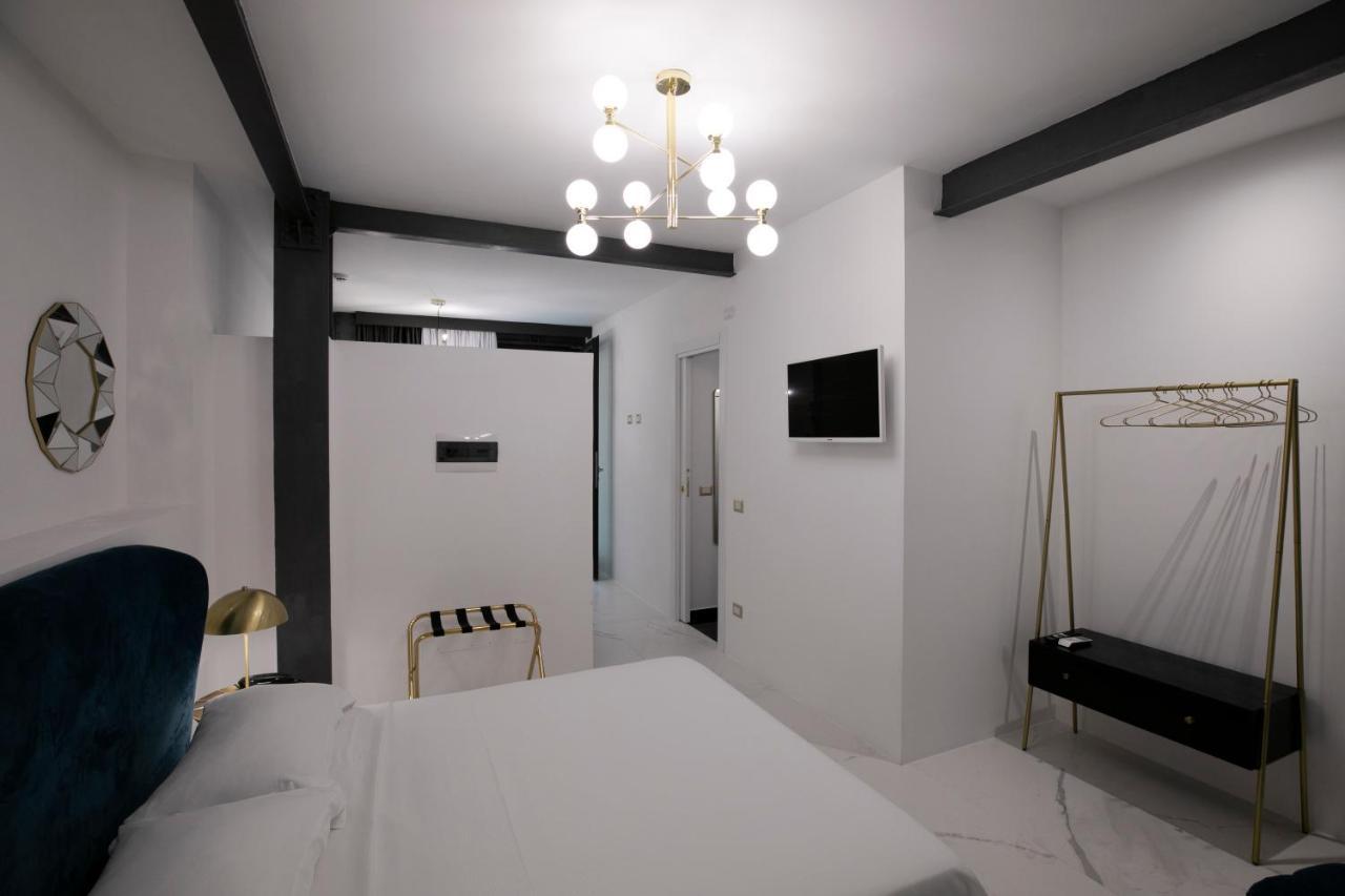 Azzoli Trapani - Apartments&Skypool - Adults Only ภายนอก รูปภาพ