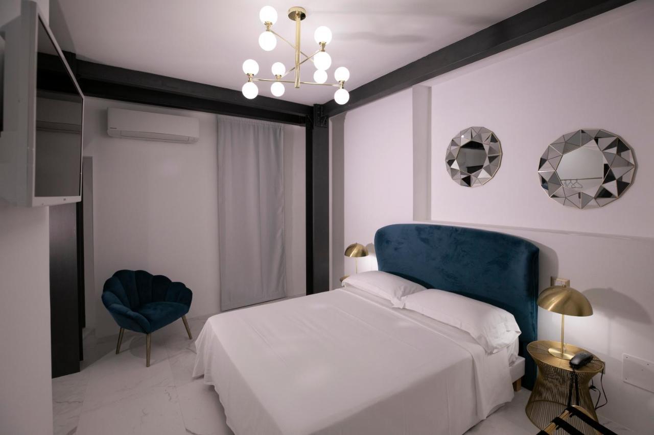Azzoli Trapani - Apartments&Skypool - Adults Only ภายนอก รูปภาพ