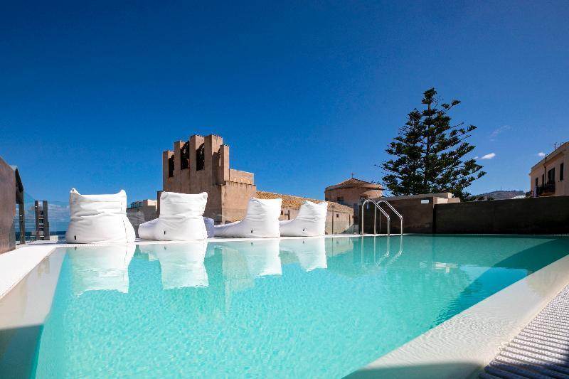 Azzoli Trapani - Apartments&Skypool - Adults Only ภายนอก รูปภาพ
