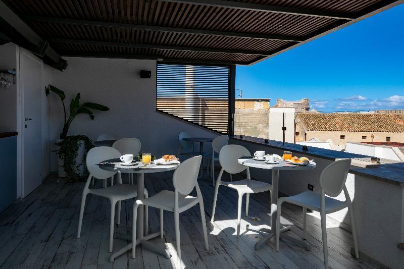 Azzoli Trapani - Apartments&Skypool - Adults Only ภายนอก รูปภาพ
