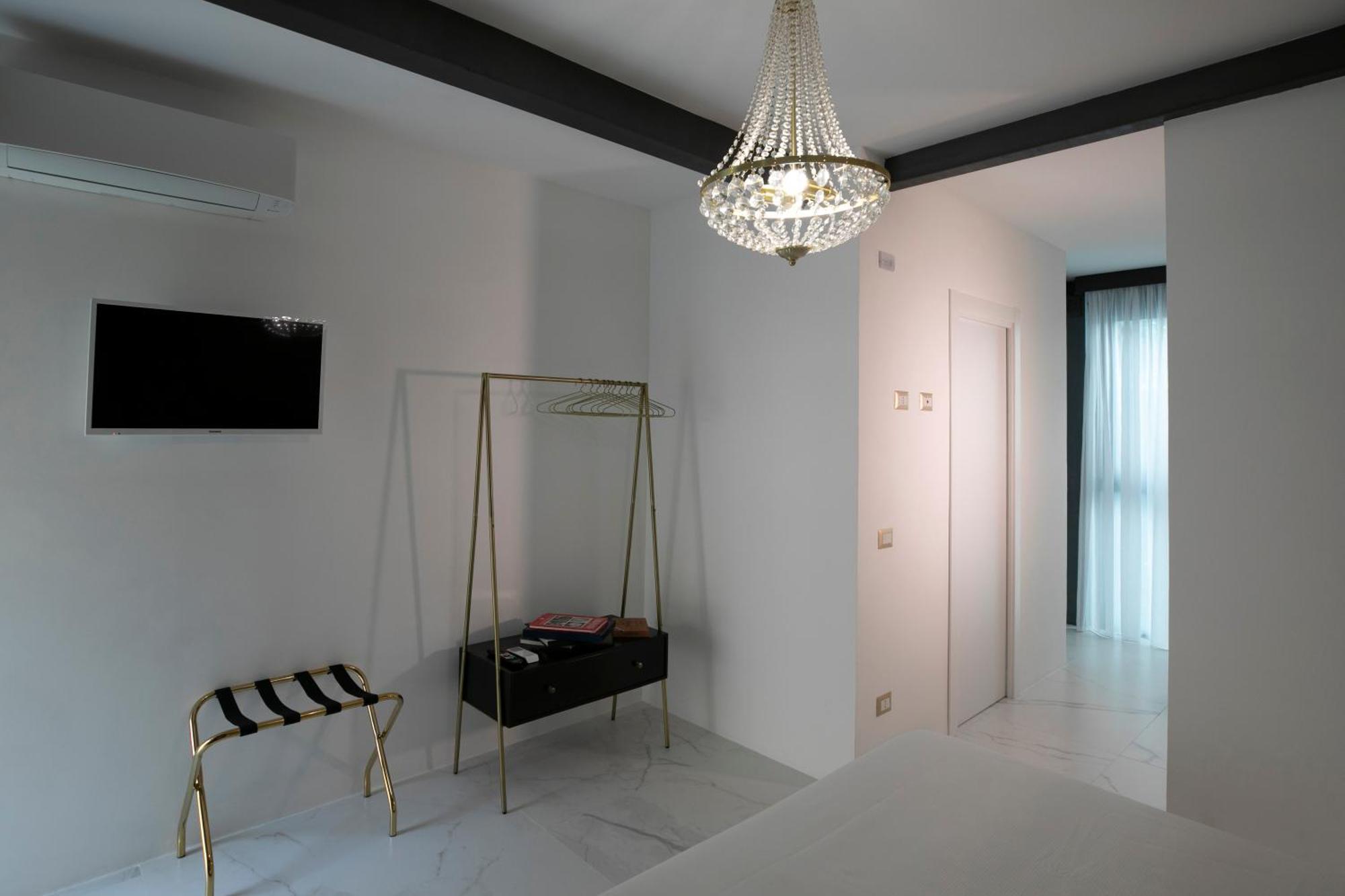 Azzoli Trapani - Apartments&Skypool - Adults Only ภายนอก รูปภาพ